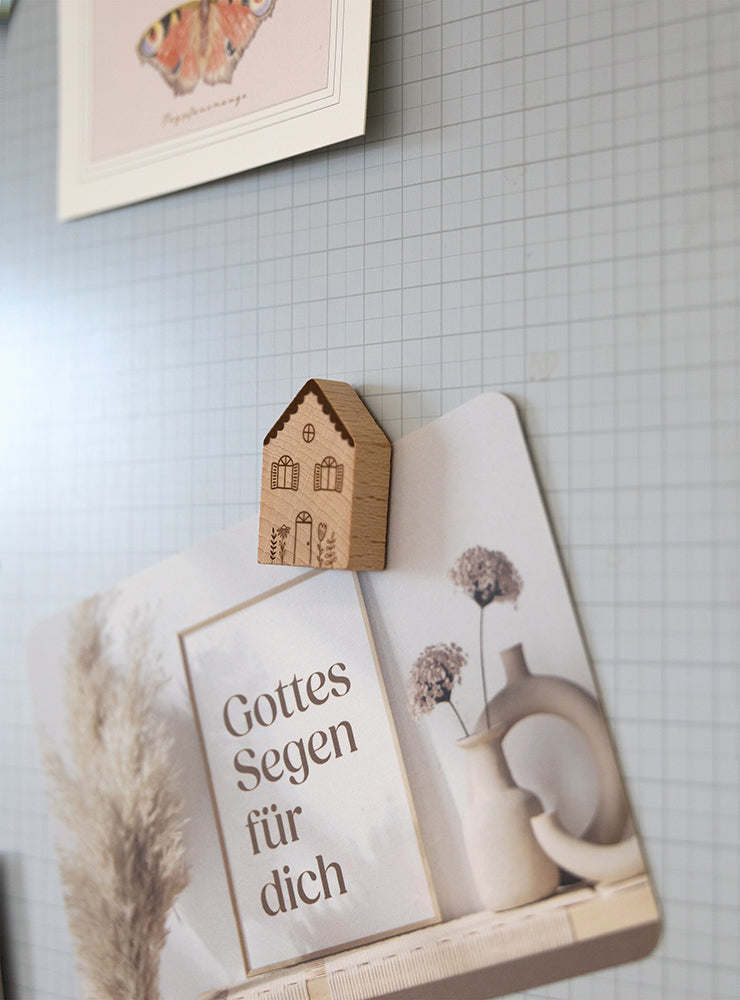  zum Titel Magnetisches Holzhaus Haus