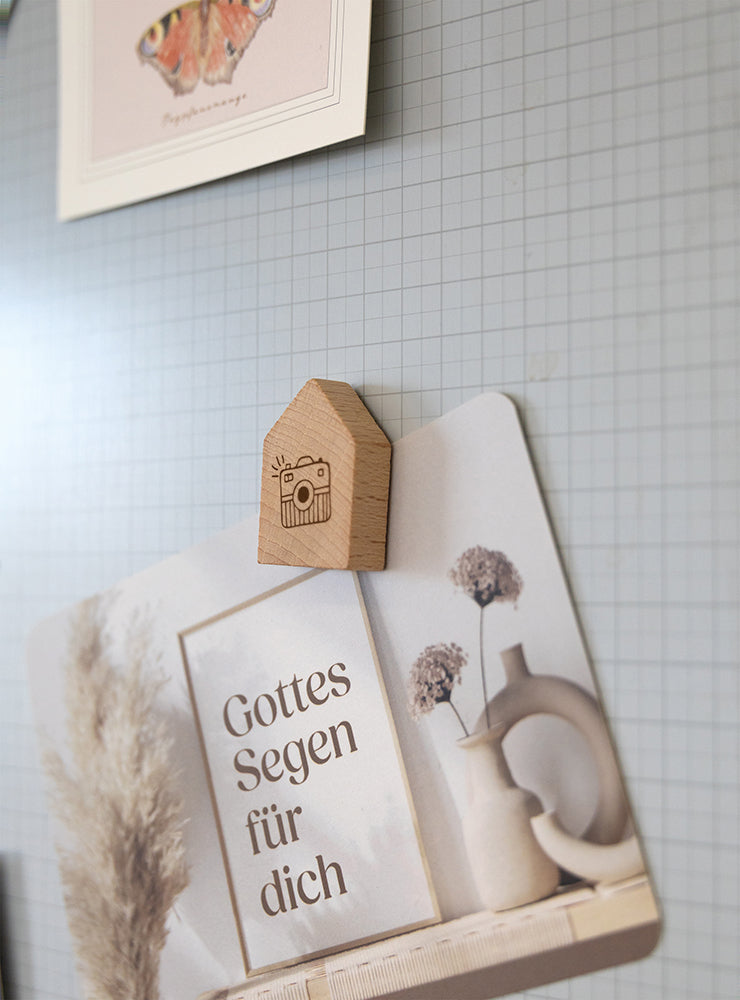 zum Titel Magnetisches Holzhaus Kamera